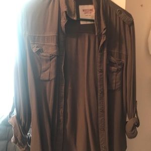 Mossimo long sleeve button up shirt
